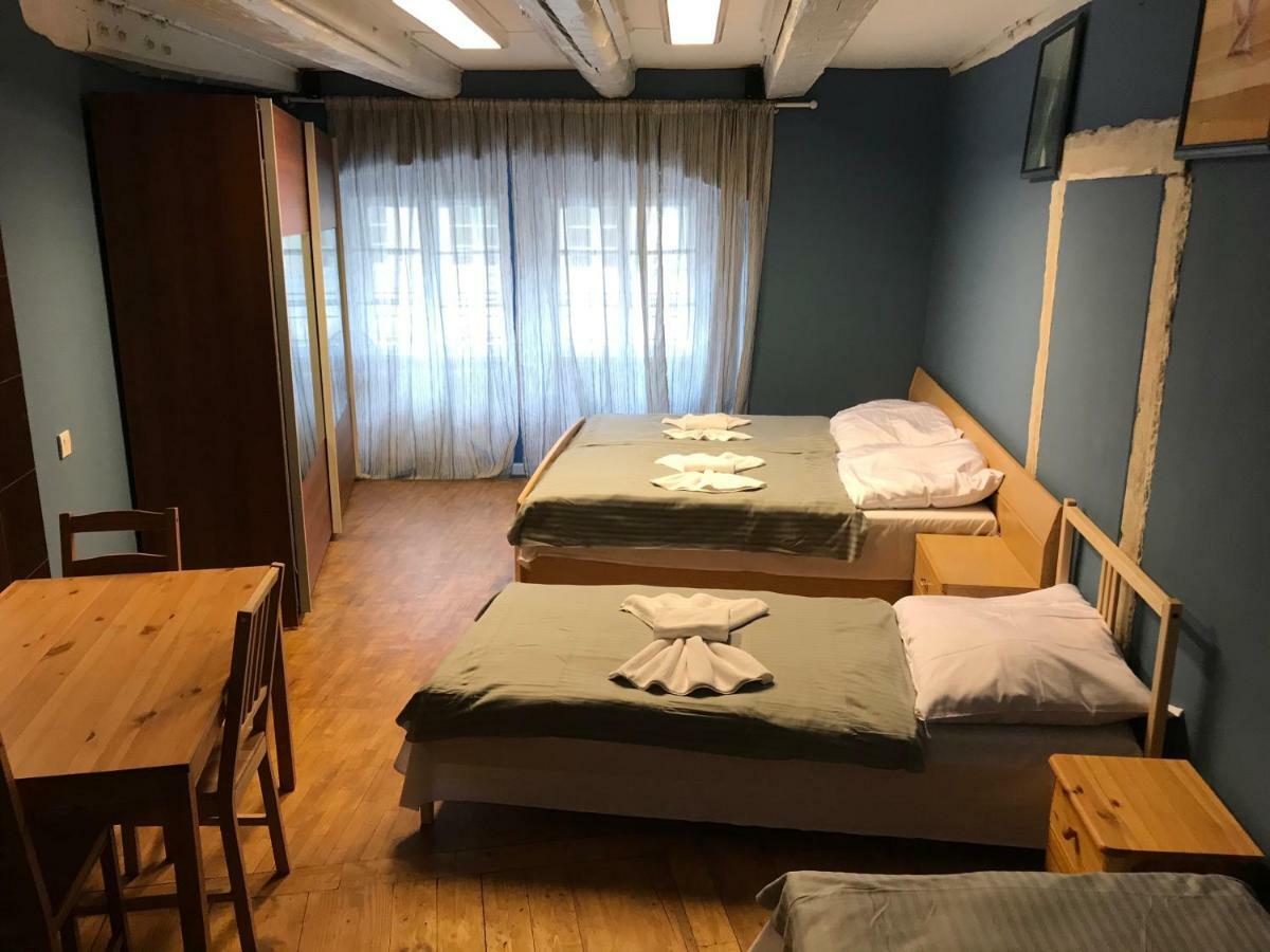 Apartament Dn Pub *